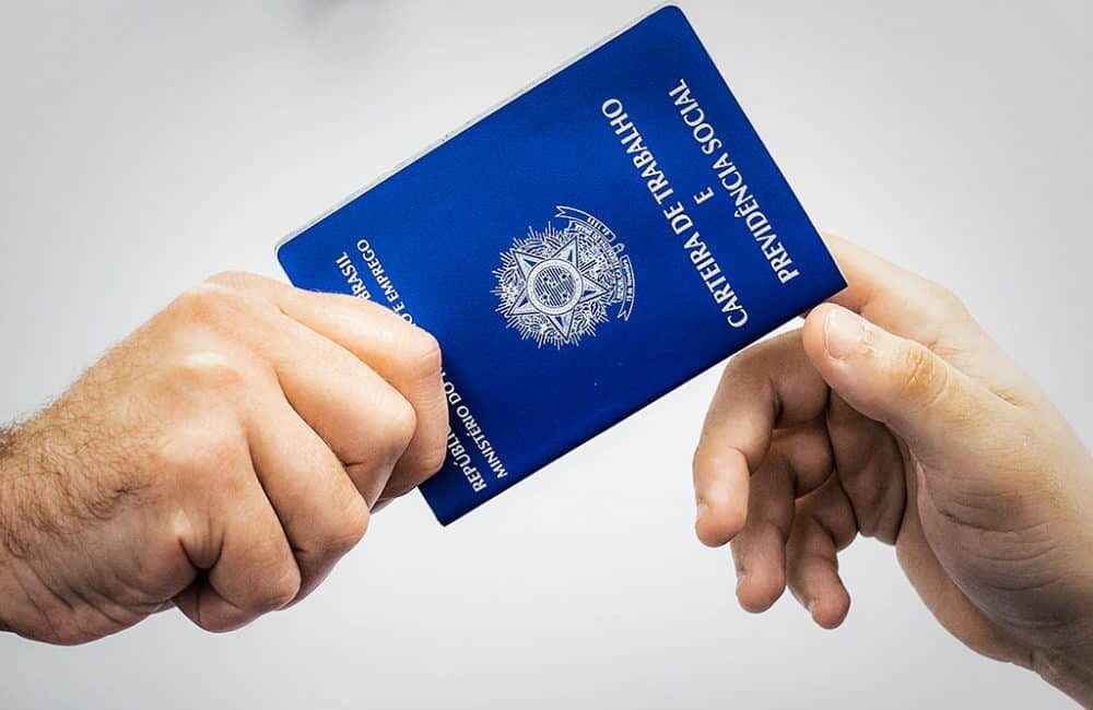 Trabalho Sem Carteira Assinada: O Perigo da Informalidade